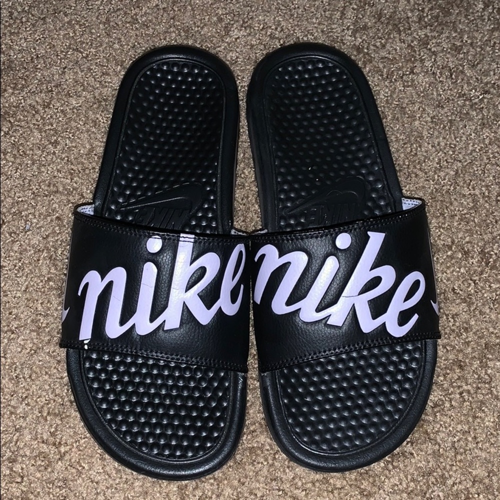 Nike flats